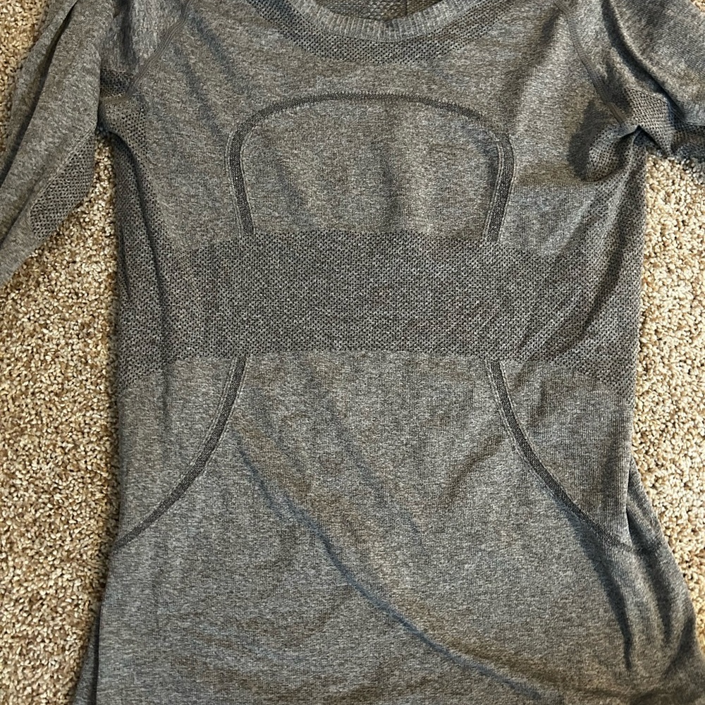 grey lululemon longsleeve swiftly size 8